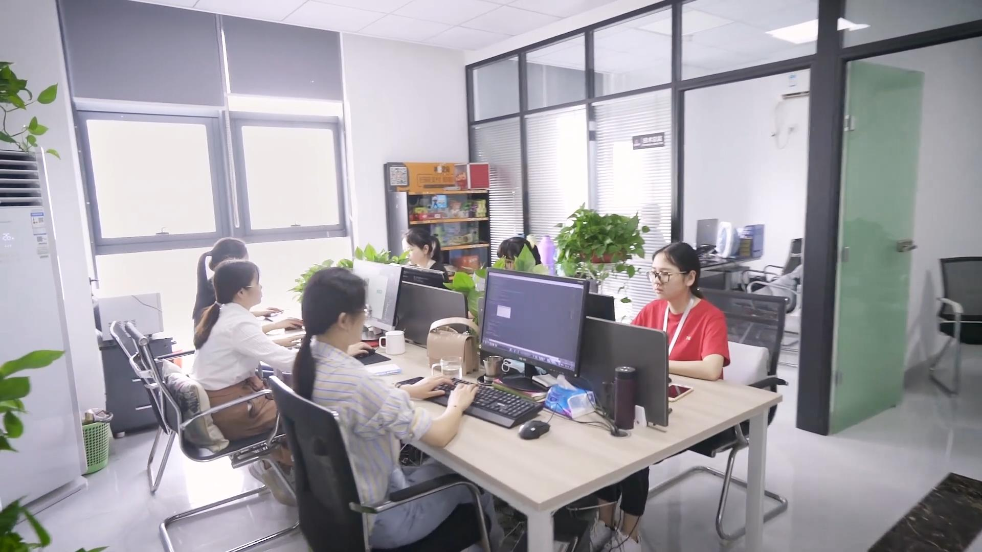 新黄金城hjc222中小企业做官网有必要定制吗？靠谱新黄金城hjc222网站建设公司怎么选